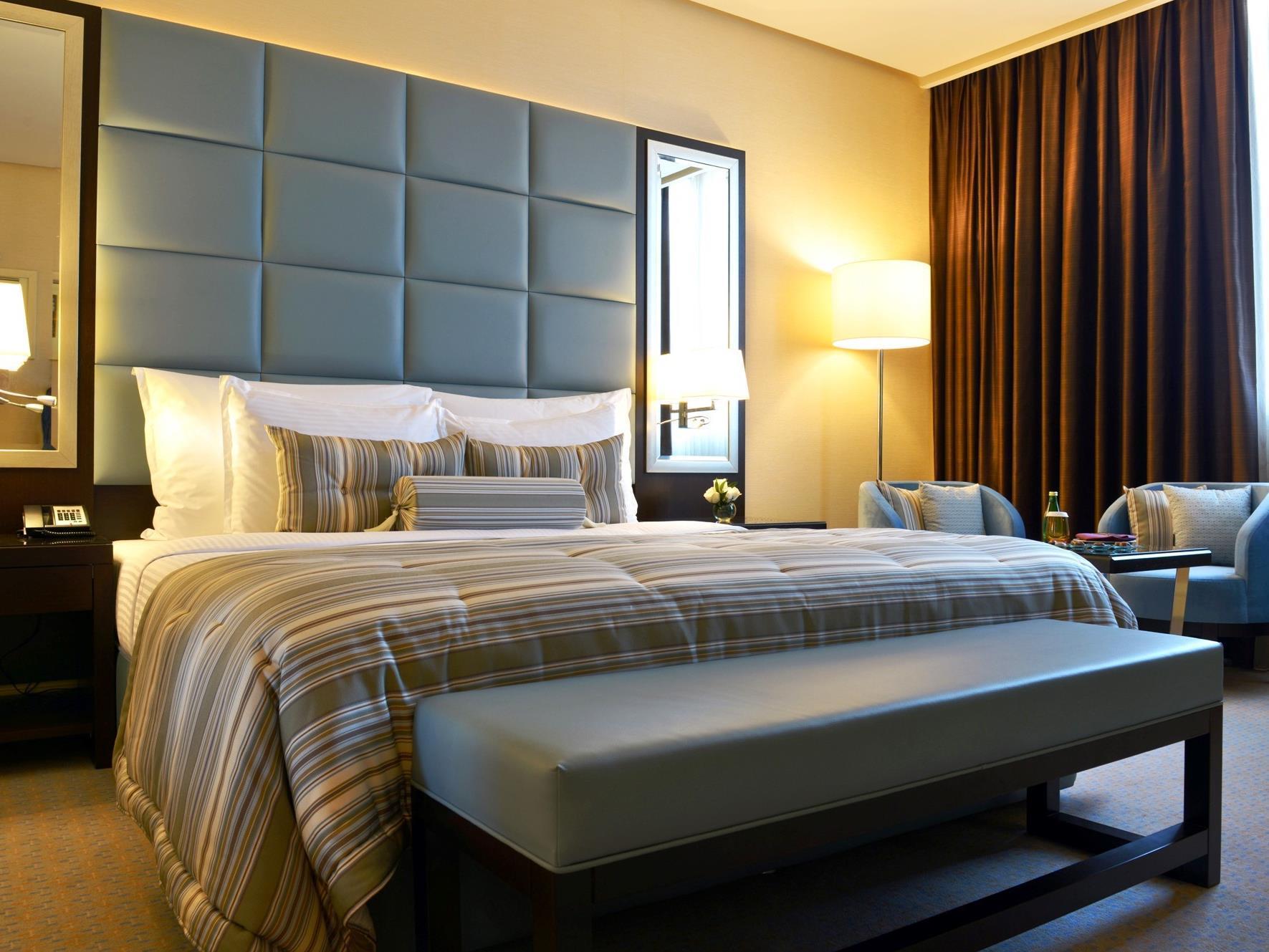 Millennium Hotel & Convention Centre Kuwait Kuwait City Exterior foto A bedroom at the hotel